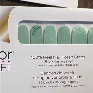 Color Street Glittering Green Nail Strips